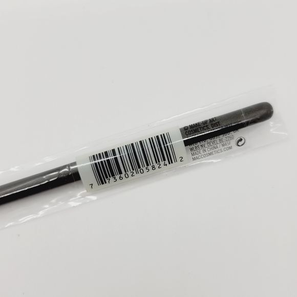 Mac Cosmetics 209S Eyeliner Brush Brand New in Package Authentic - Picture 9 of 9